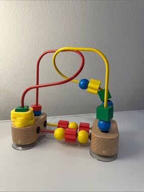 Melissa and Doug Suction cup Wooden Bead Maze Activity Toy